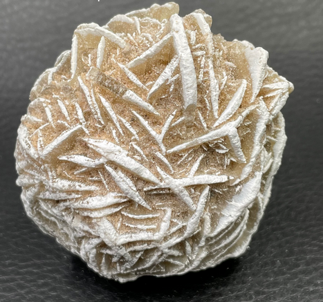 Rose des sables du Mexique 3 à 5 cm pierre de collection,Sélénite gypse , Cristal du désert, Pierre de sable cristaux, Lithothérapie feng shui