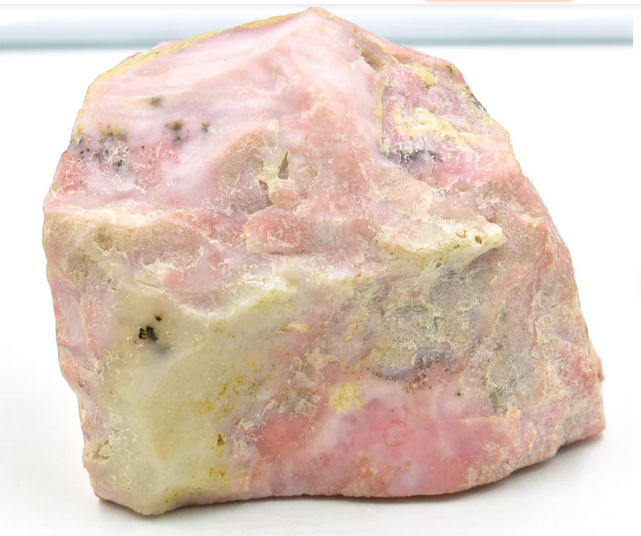 Opale Rose provenant du Pérou ,pierre naturelle brute pour soin ou collection